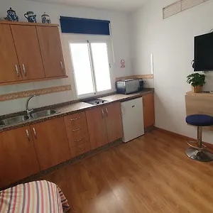 https://rico-apartaments-parador.hotelsinnerja.org
