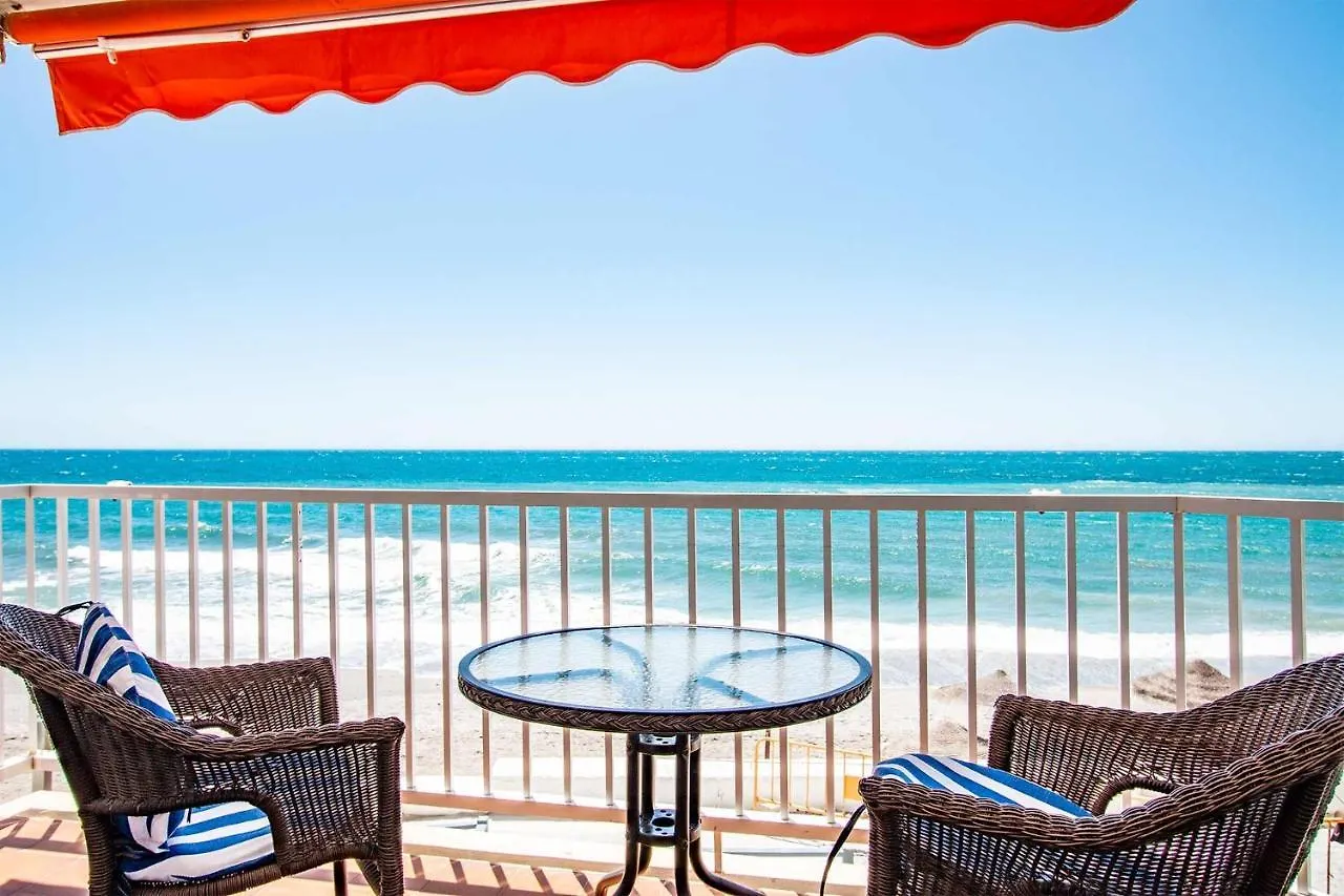 Apartamento en Edificio Torresol, 1ª linea de playa en Nerja