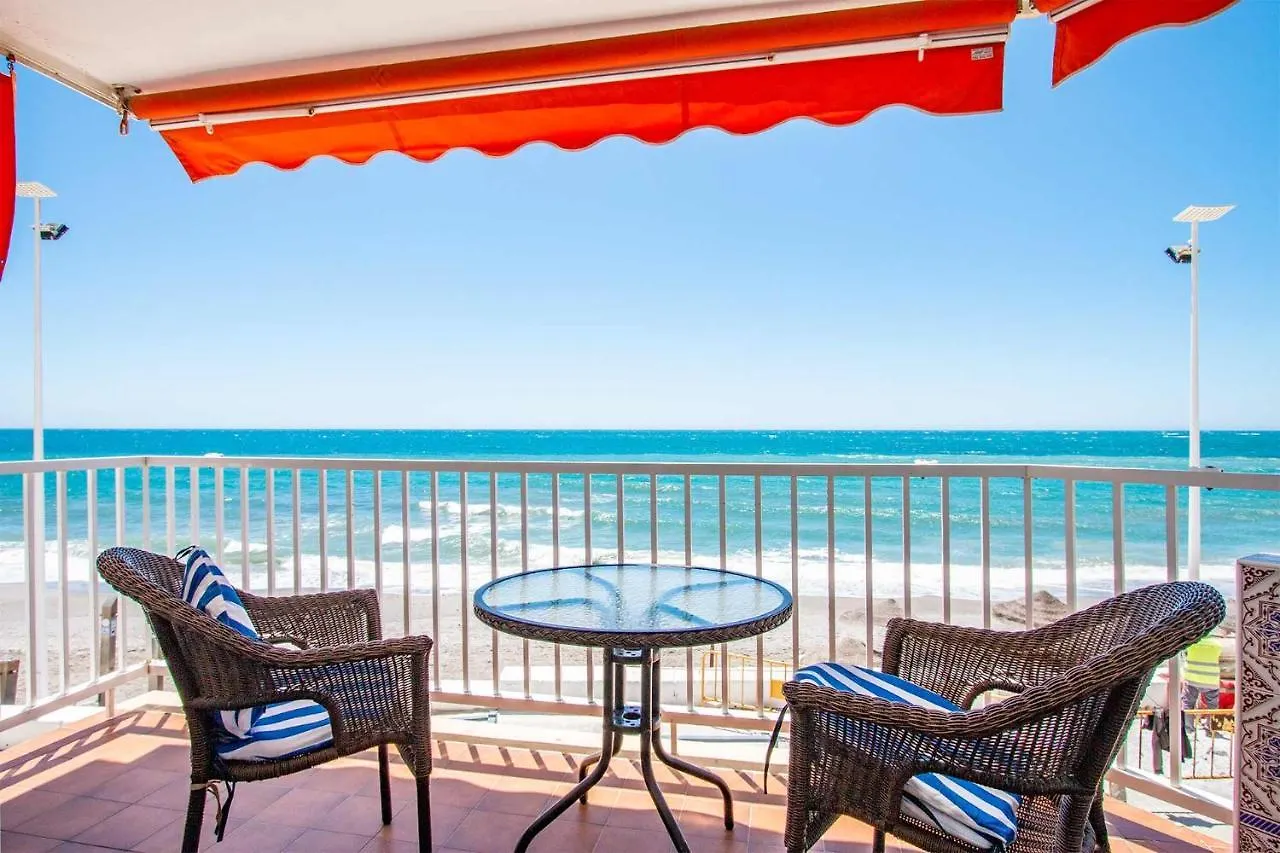 Apartamento en Edificio Torresol, 1ª linea de playa en Nerja España